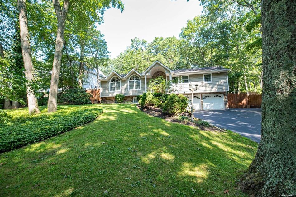 Image 1 of 31 for 87 Lone Oak Path in Long Island, Smithtown, NY, 11787