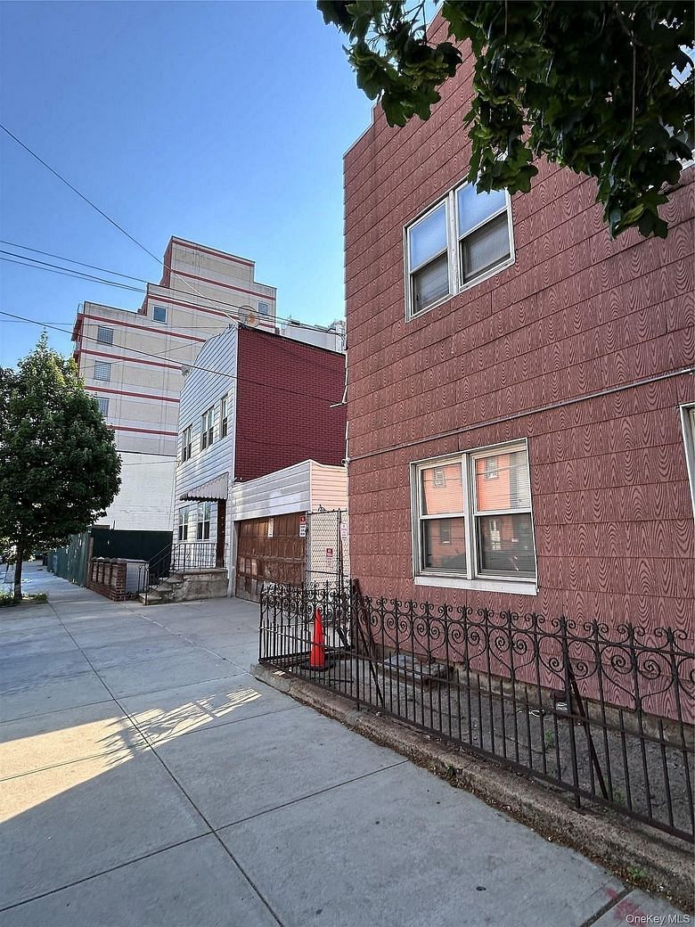 38-12 28th Street