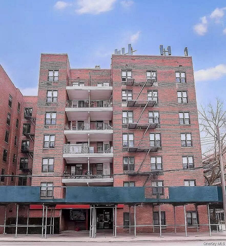 38-25 Parsons Boulevard #4I