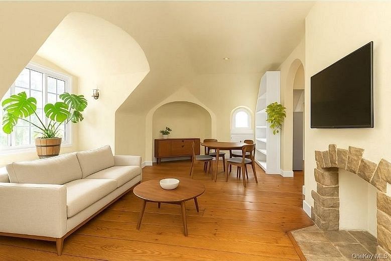 38-30 Douglaston Parkway #H4