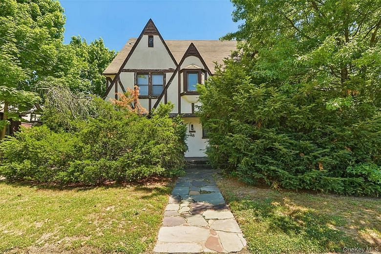 38 Cedarhurst Avenue