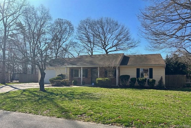 38 Happy Acres Drive