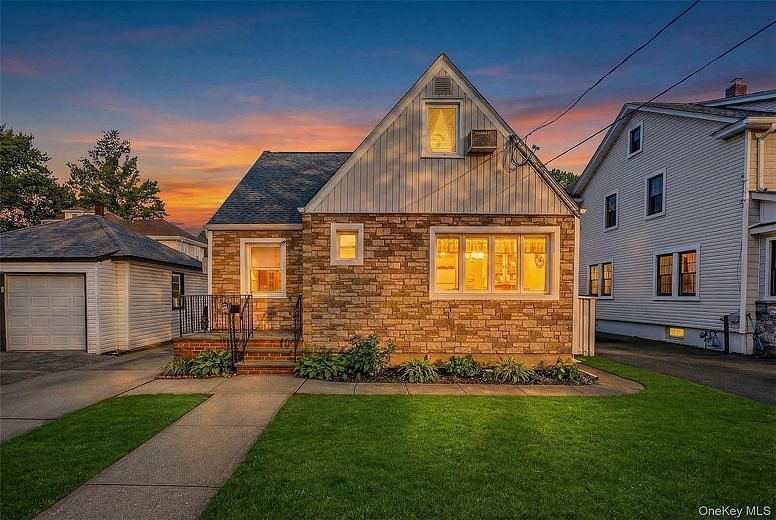 38 Hawthorne Avenue