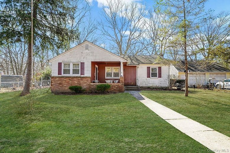 38 Miller Place Middle Island Road