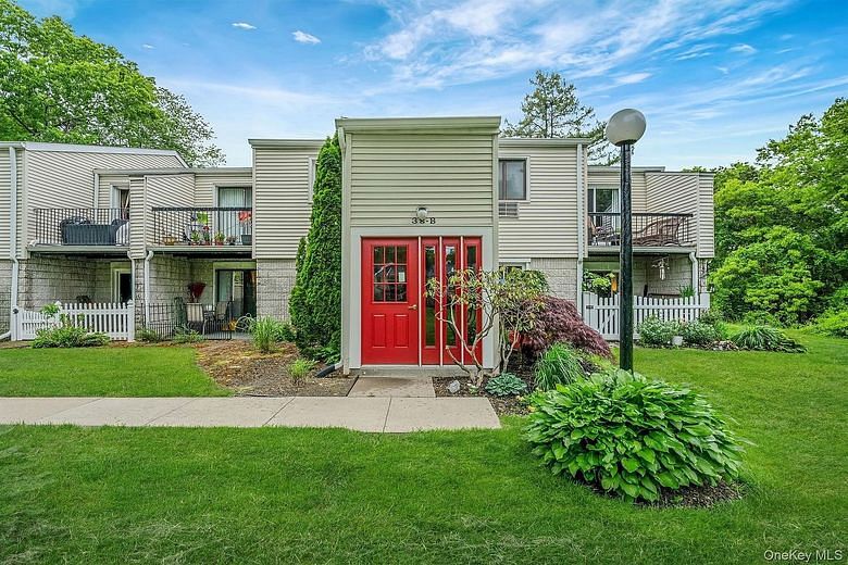 38 Richmond Boulevard #1B