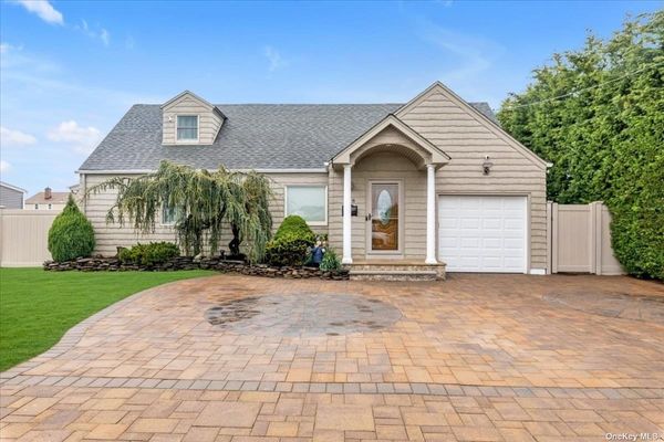 Image 1 of 28 for 38 W 4th Street in Long Island, Freeport, NY, 11520