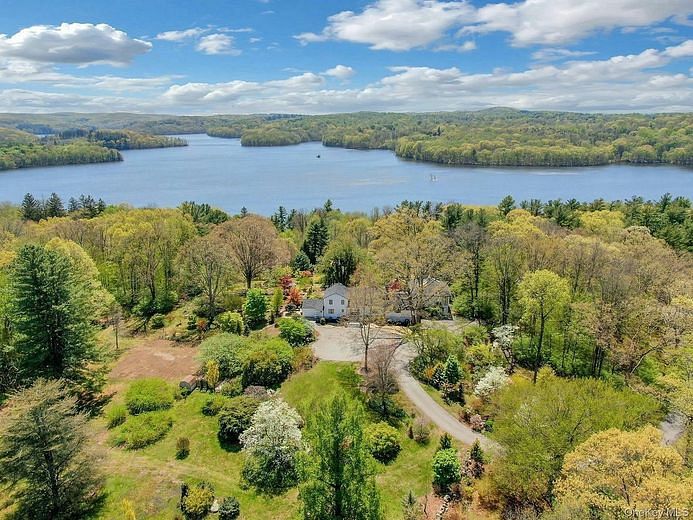 380 Cross River Road