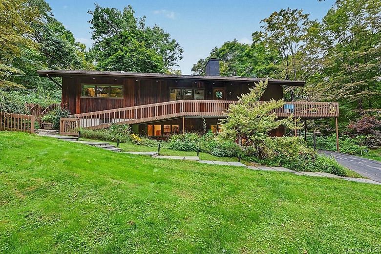 380 Long Ridge Road