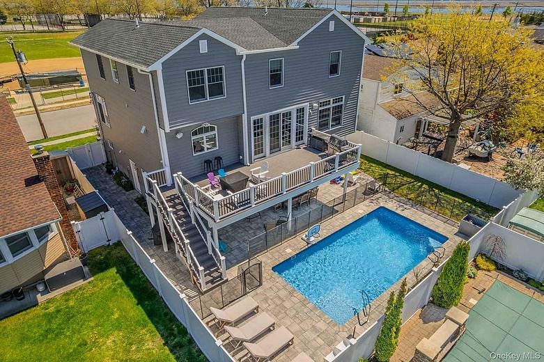 3810 Greentree Drive