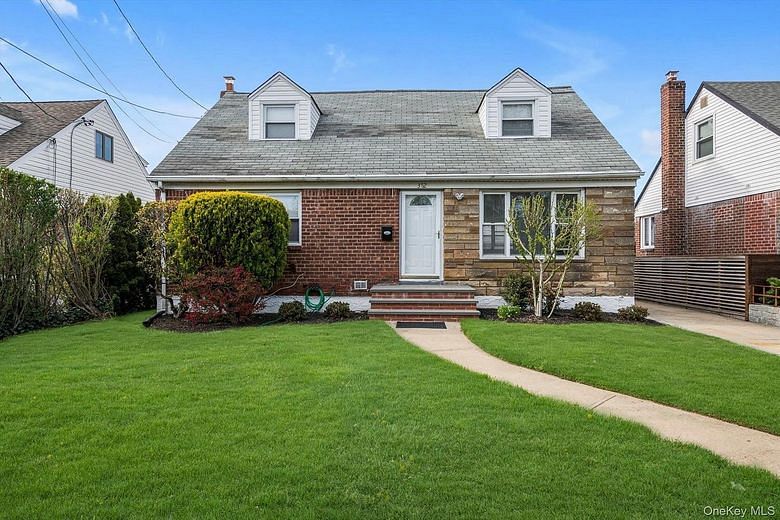 382 Old Country Road