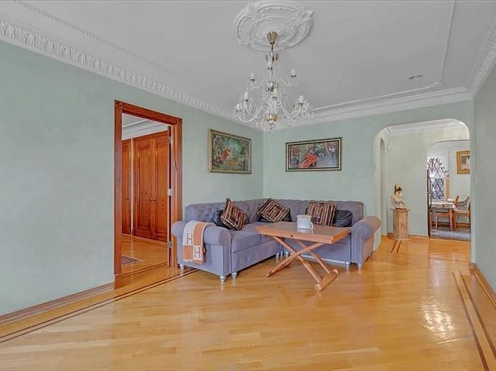 3845 18th Avenue #4D