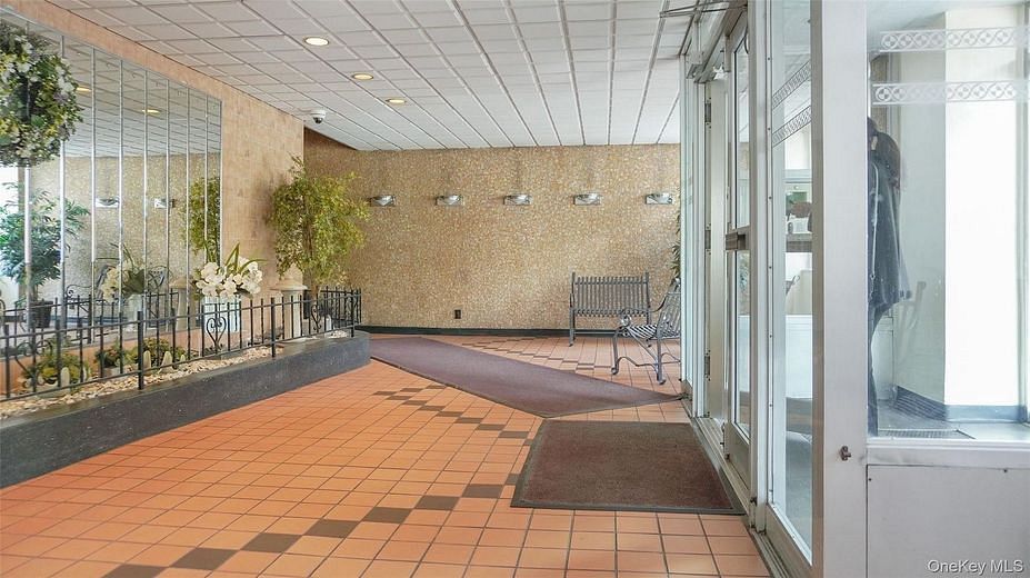 385 Mclean Avenue #1G