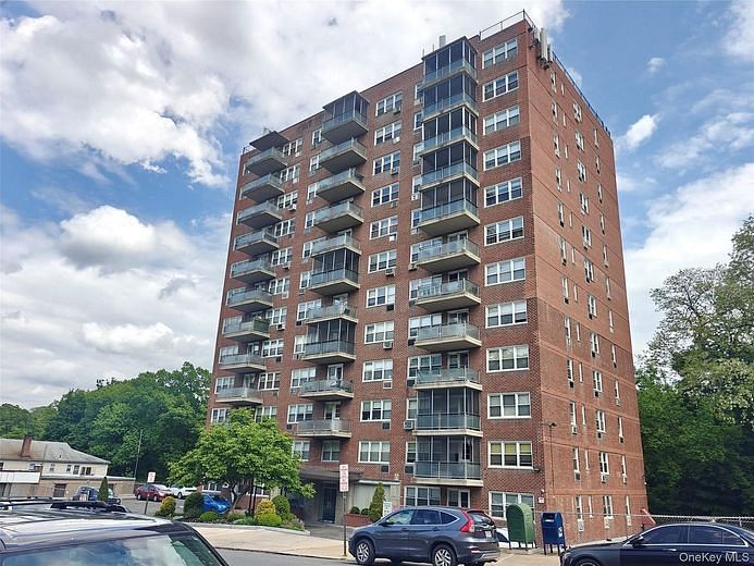 385 Mclean Avenue #8D