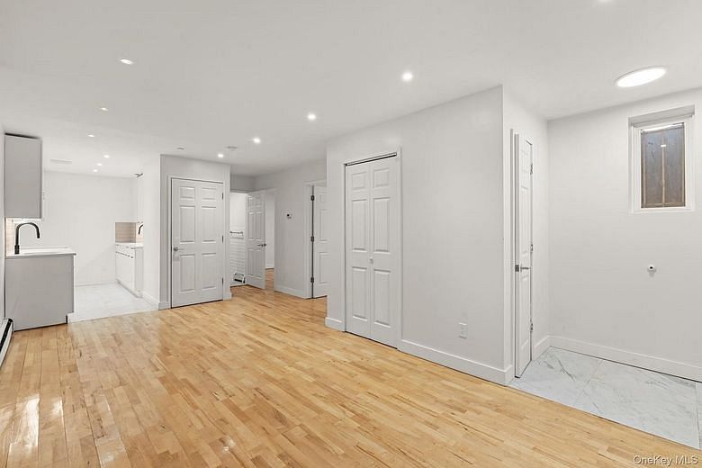 385 Vernon Avenue #1A