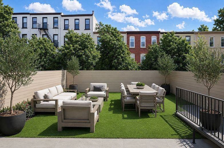 386 Kosciuszko Street #1B
