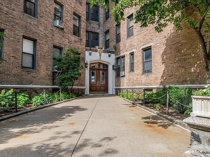 3875 Waldo Avenue #9R