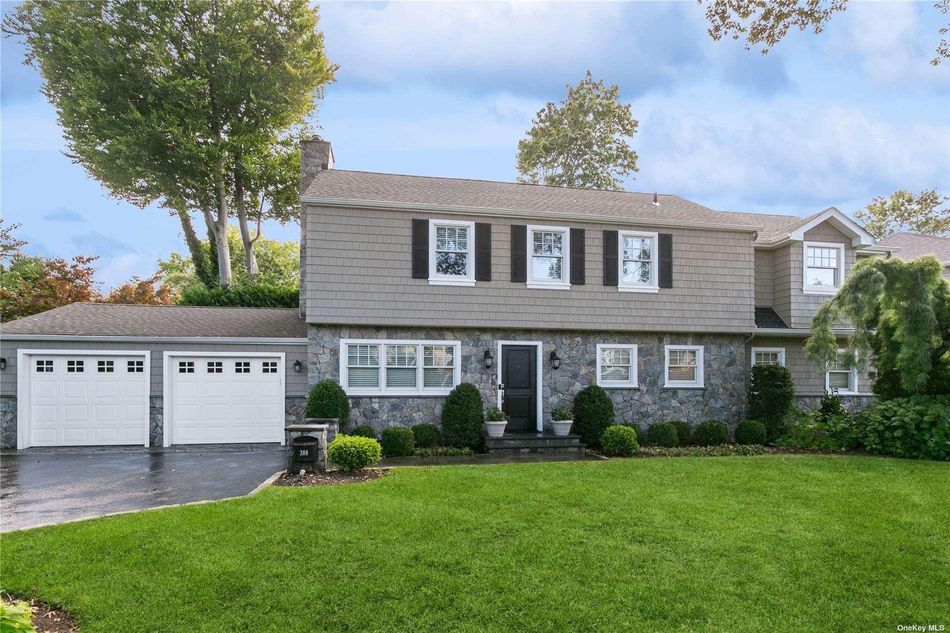 Image 1 of 32 for 388 Feather Lane in Long Island, East Williston, NY, 11596