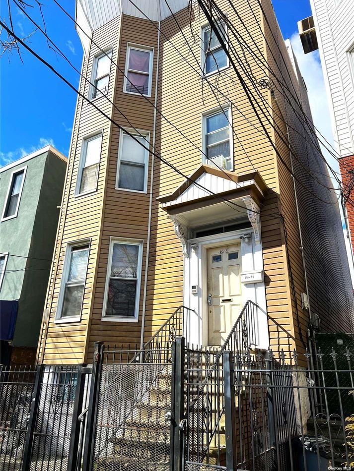 Image 1 of 2 for 39-18 61st Street in Queens, Woodside, NY, 11377
