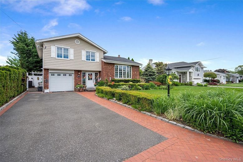 39 Brewster Road W