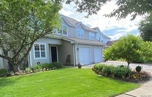 Image 1 of 25 for 39 Garnett Place in Long Island, Melville, NY, 11747
