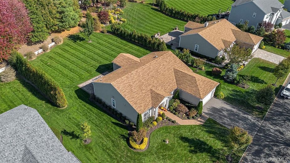 39 Hamlet Woods Drive