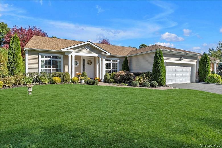 39 Hamlet Woods Drive