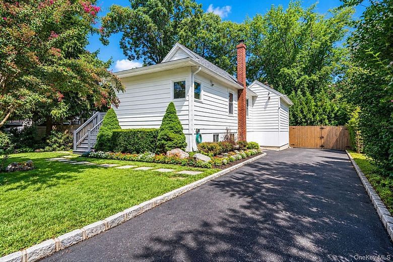 39 Plandome Road