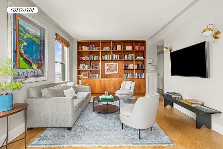 39 Plaza Street West #10C