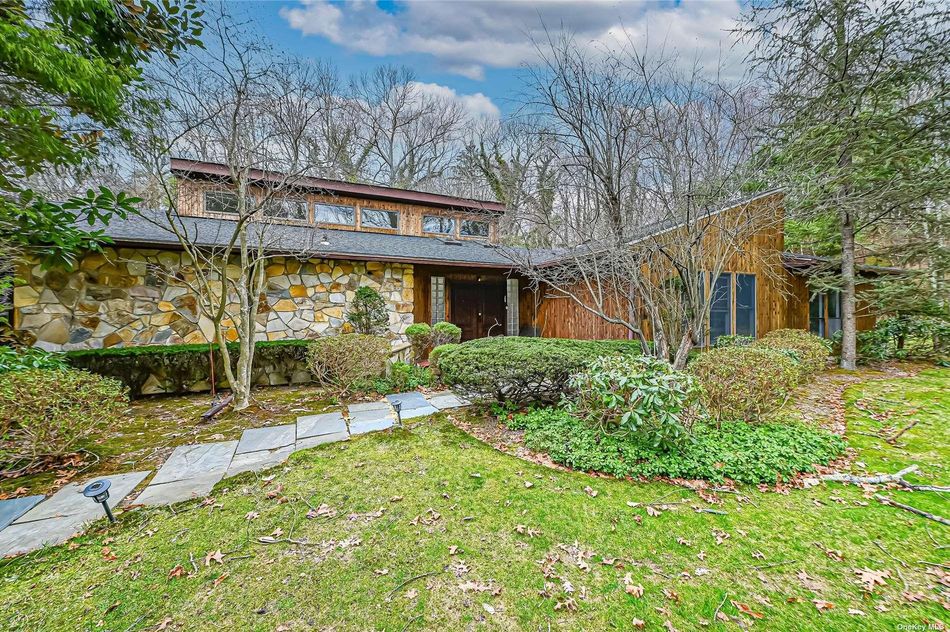 Image 1 of 27 for 39 Timber Ridge Drive in Long Island, Laurel Hollow, NY, 11771