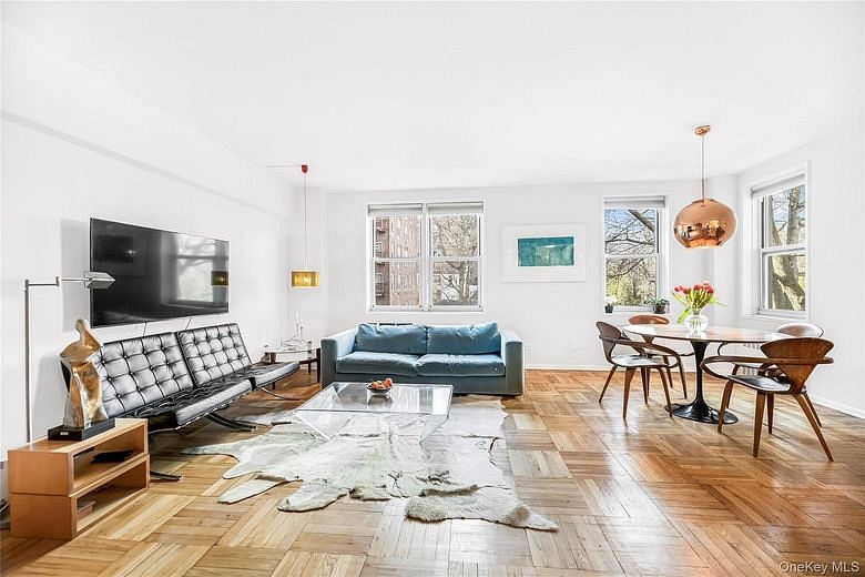 3901 Independence Avenue #2L