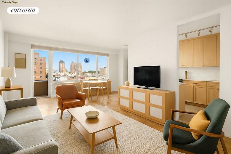 392 Central Park West #10W