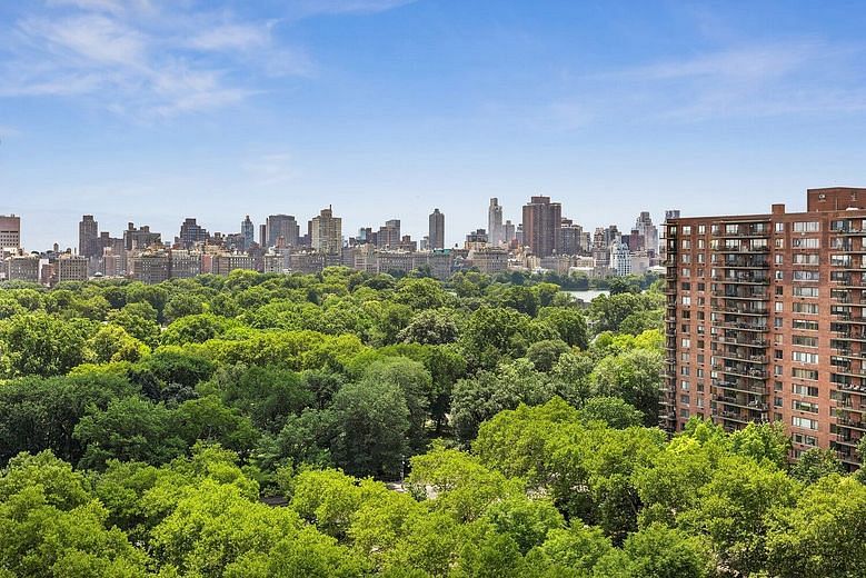 392 Central Park West #19X