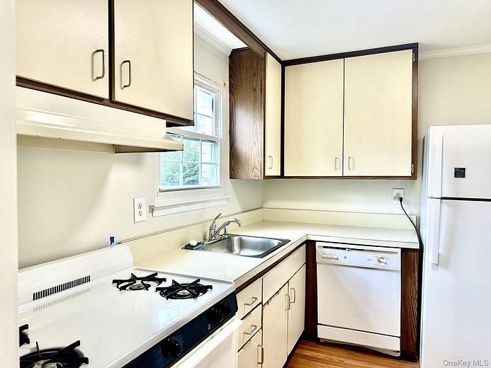 3922 Wilshire Lane #H