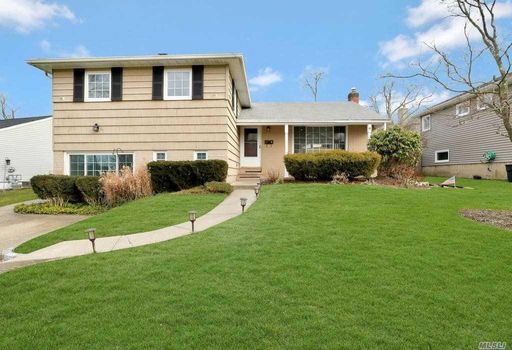 Image 1 of 19 for 79 Willets Dr in Long Island, Syosset, NY, 11791