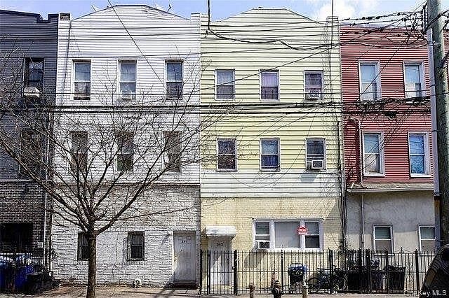 393 Crescent Street
