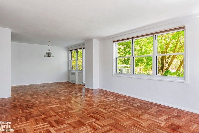 3935 Blackstone Avenue #3C