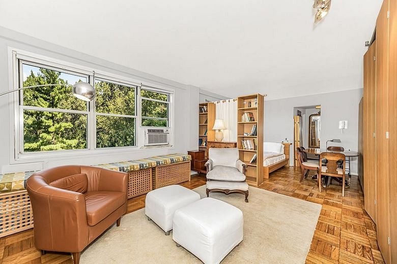 3935 Blackstone Avenue #4K