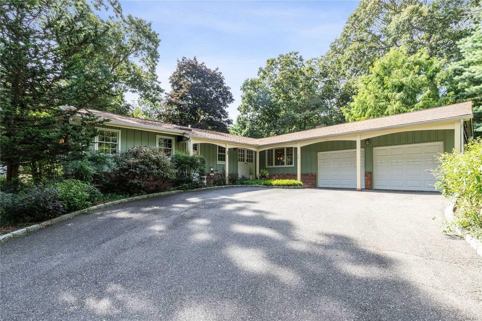 Image 1 of 20 for 17 Longwood Drive in Long Island, S. Huntington, NY, 11746