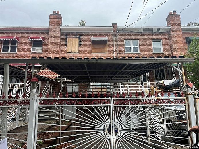 3940 DeRemier Avenue