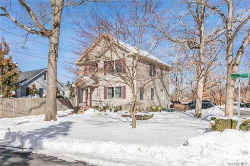 Image 1 of 22 for 11 Cypress Place in Long Island, Melville, NY, 11747