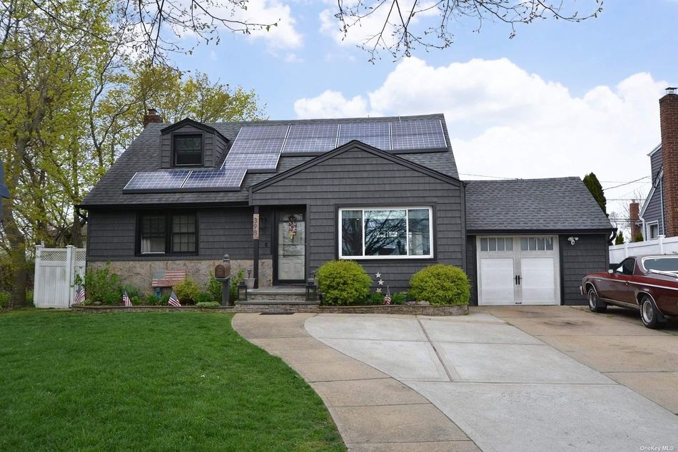 Image 1 of 21 for 398 Andrew Avenue in Long Island, East Meadow, NY, 11554