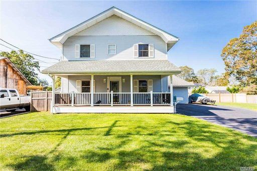 Image 1 of 28 for 1398 N Windsor Ave in Long Island, Bay Shore, NY, 11706