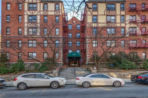 Image 1 of 10 for 673 Locust Street #1H in Westchester, Mount Vernon, NY, 10552