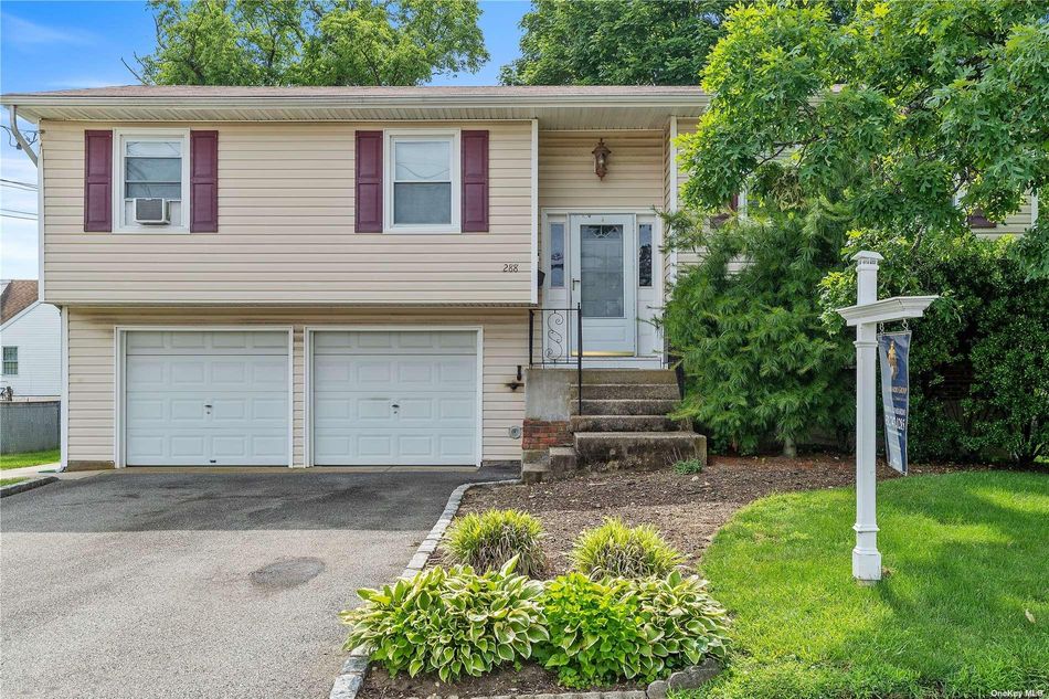 Image 1 of 8 for 288 W 1st Street in Long Island, Deer Park, NY, 11729