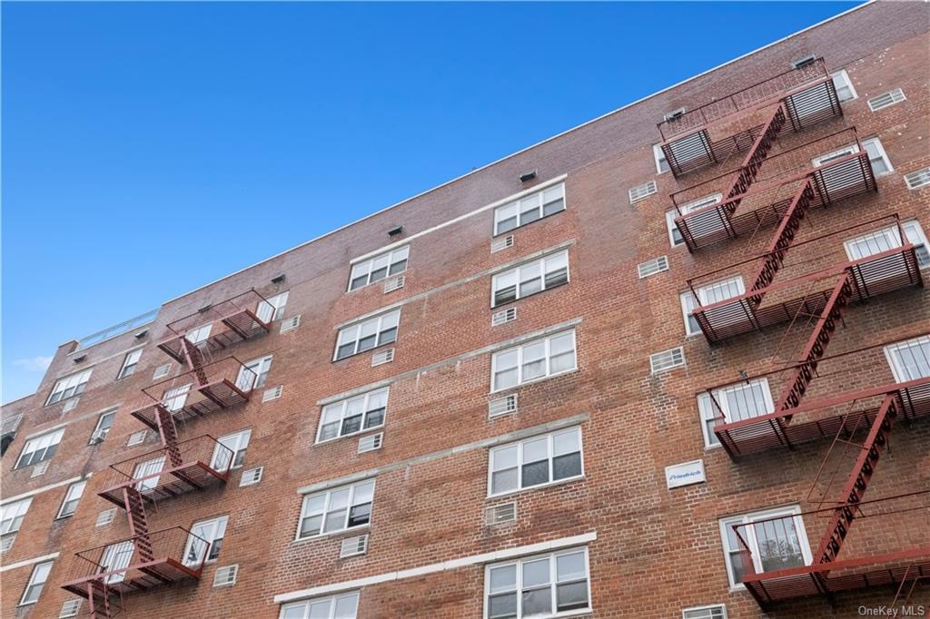 88-08 151st Street #2A in Queens, Howard Beach, NY 11414