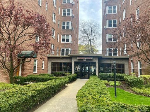 Image 1 of 21 for 625 Gramatan Avenue #6E in Westchester, Mount Vernon, NY, 10552