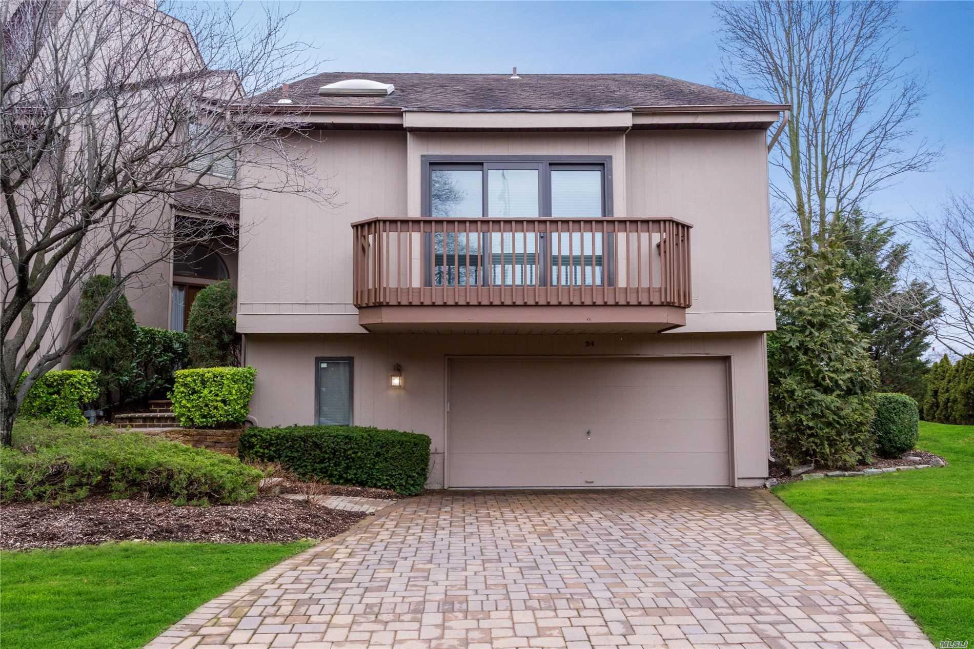34 Clubside Drive #34 in Long Island, Woodmere, NY 11598