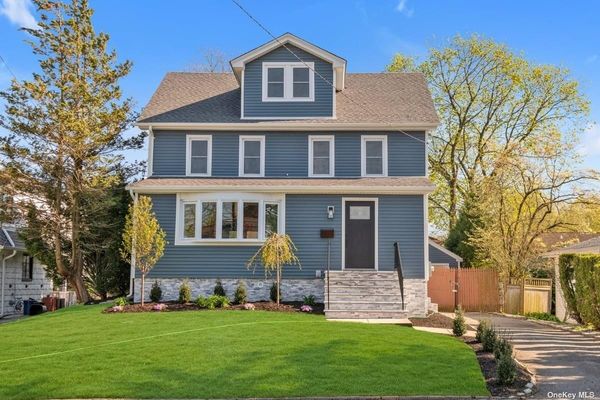 Image 1 of 16 for 7 Searingtown Avenue in Long Island, Albertson, NY, 11507