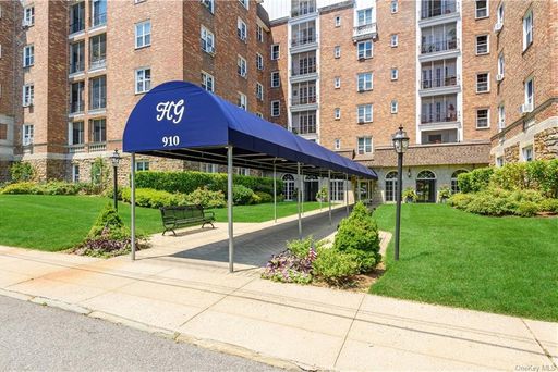 Image 1 of 19 for 910 Stuart Avenue #2L in Westchester, Mamaroneck, NY, 10543