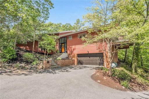 Image 1 of 31 for 4 Lakeshore Close in Westchester, Mount Pleasant, NY, 10591